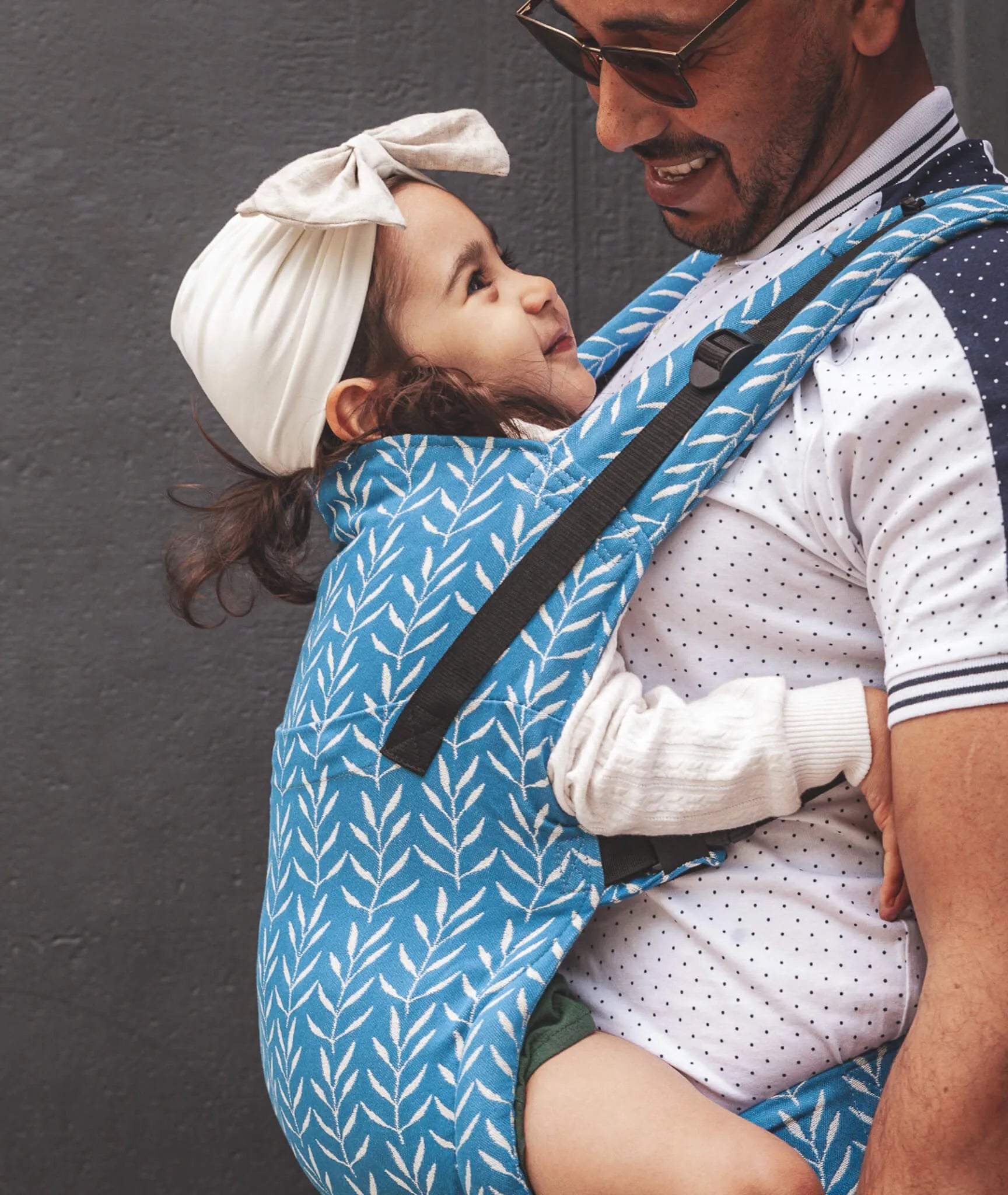 porte-bebe-a-motif-eveil-bleu