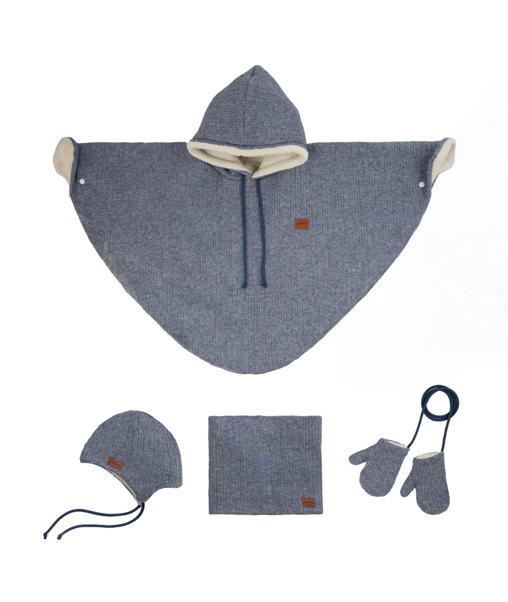 Poncho and accessories without pompom